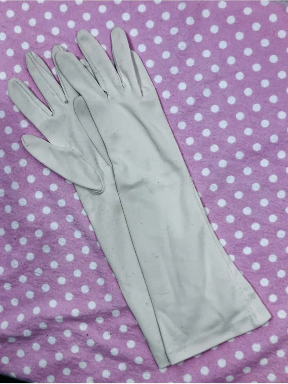Vintage Ladies Cream Gloves 7